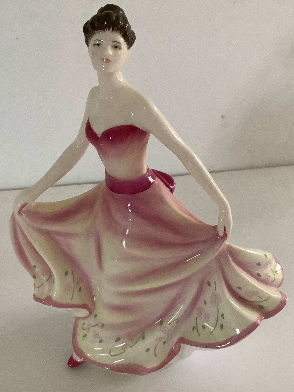 Royal Doulton figurine Gabriella HN 5324